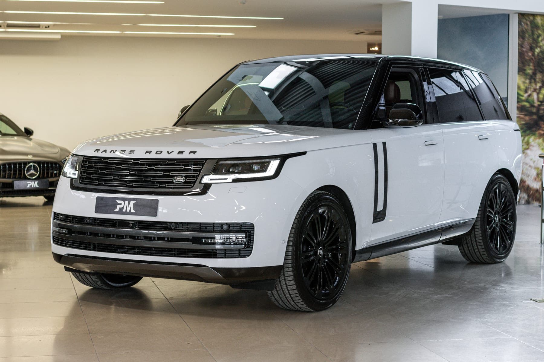 Land Rover Range Rover P530 MHEV V с пробегом, Белый