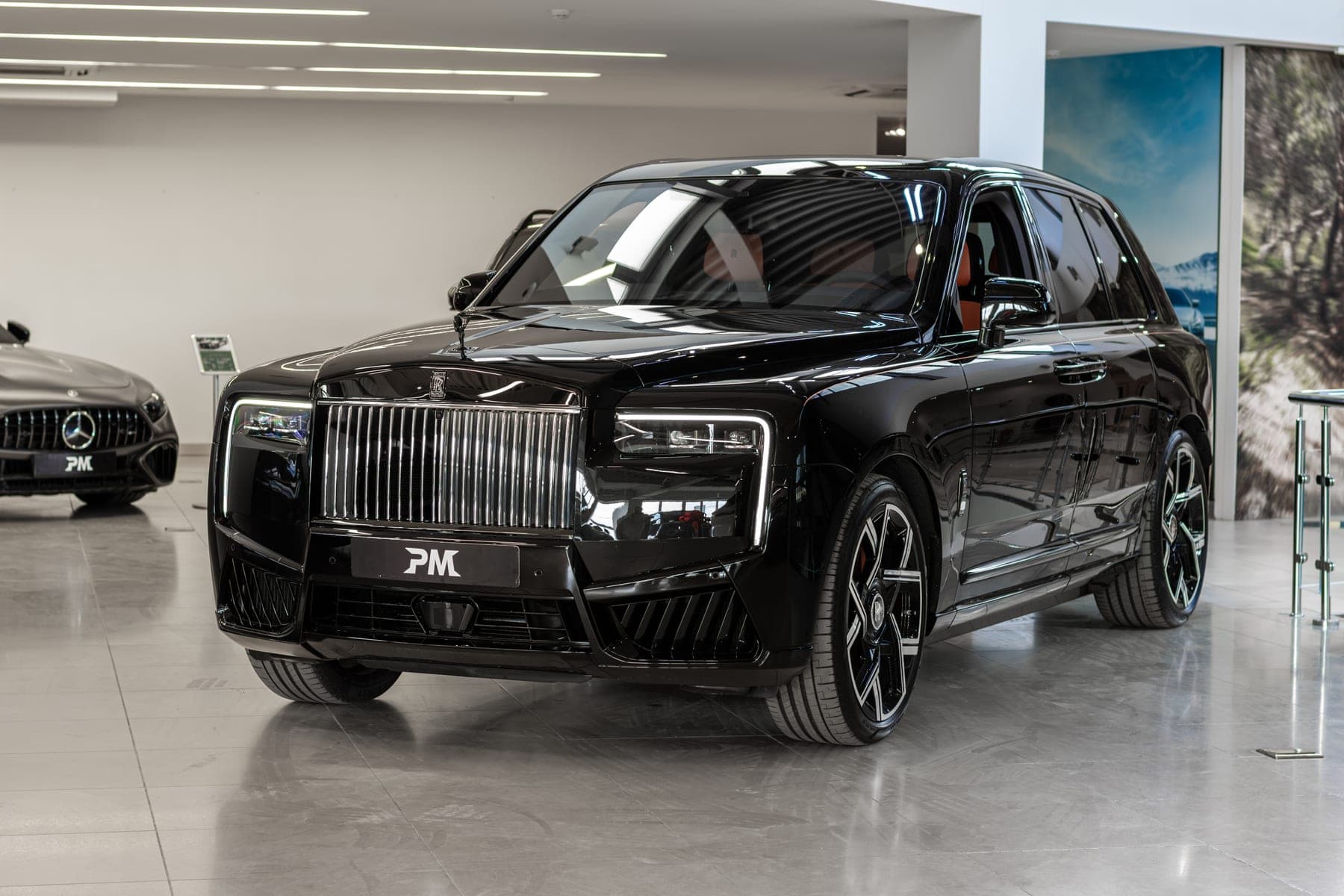 Rolls-Royce Cullinan Black Badge I Рестайлинг с пробегом, Черный
