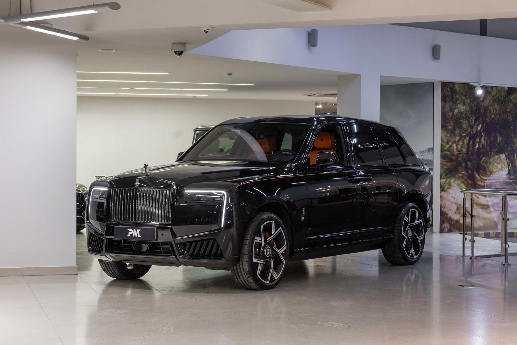 Rolls-Royce Cullinan Black Badge I Рестайлинг с пробегом, Черный